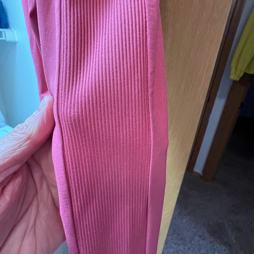 Athleta Pink Cropped Ankle Pants - Picture 3 of 4